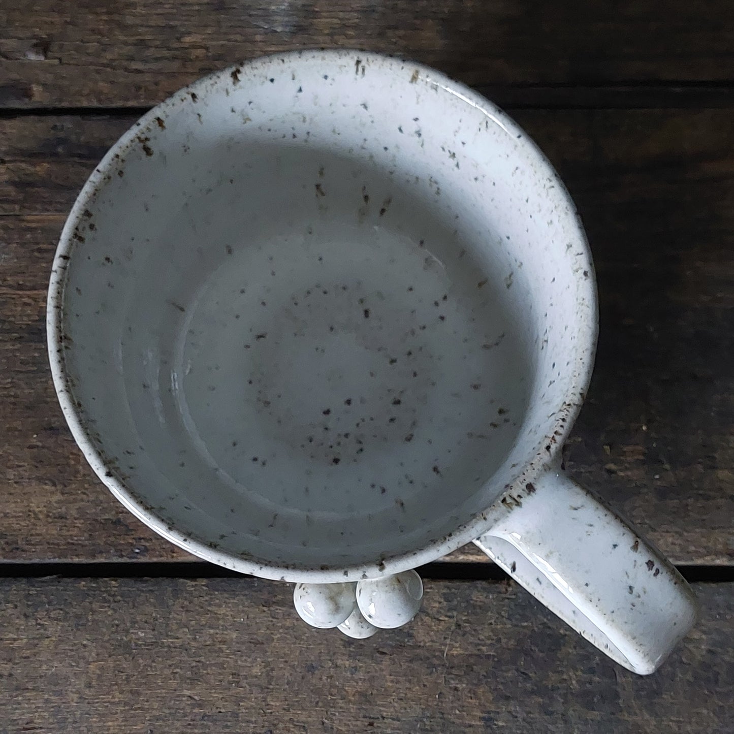 Tasse mit Pilzen